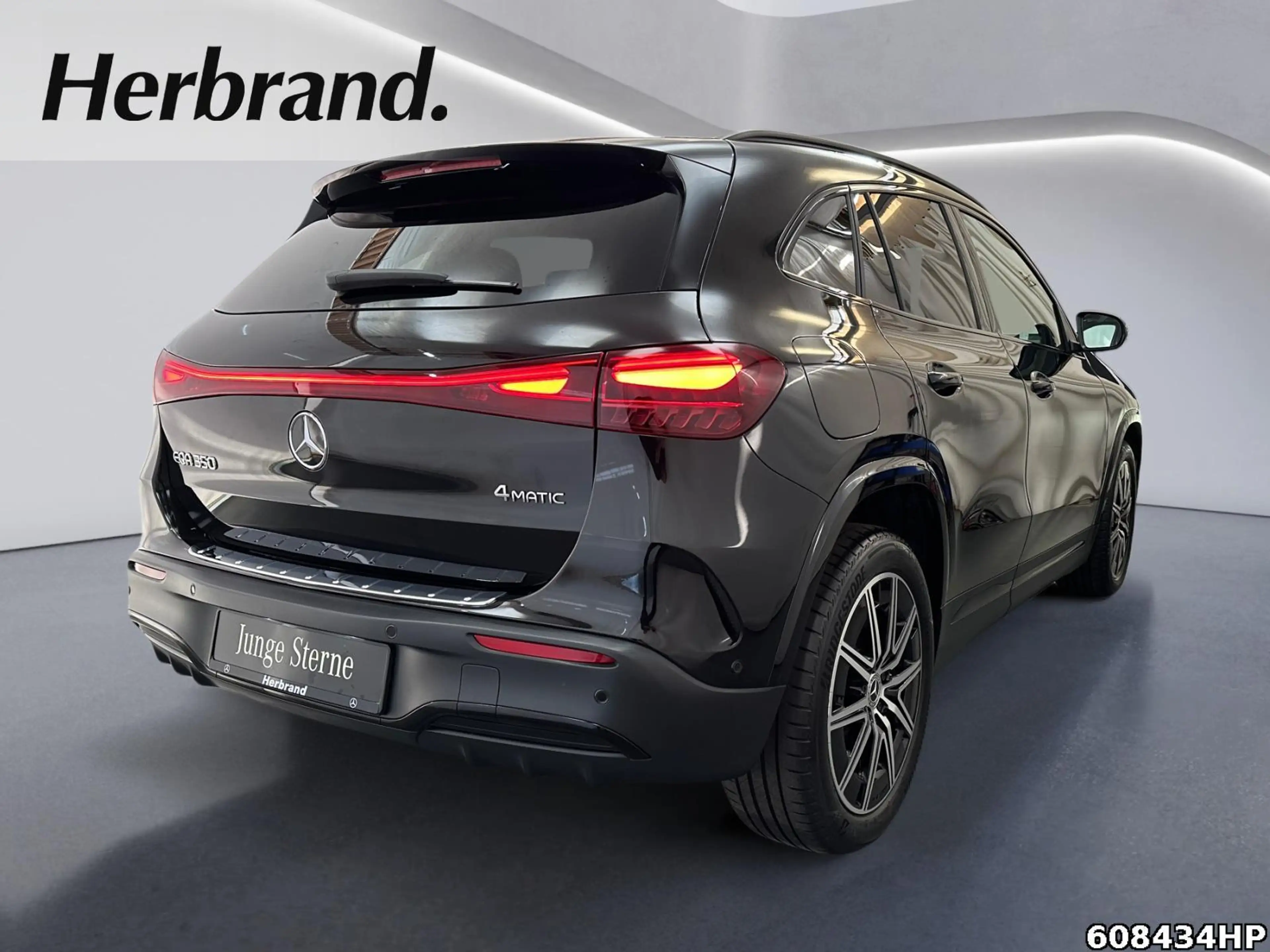 Mercedes-Benz EQA 350 4M AMG  Pano AHK Night Lenkradhzg Kamera — photo 3