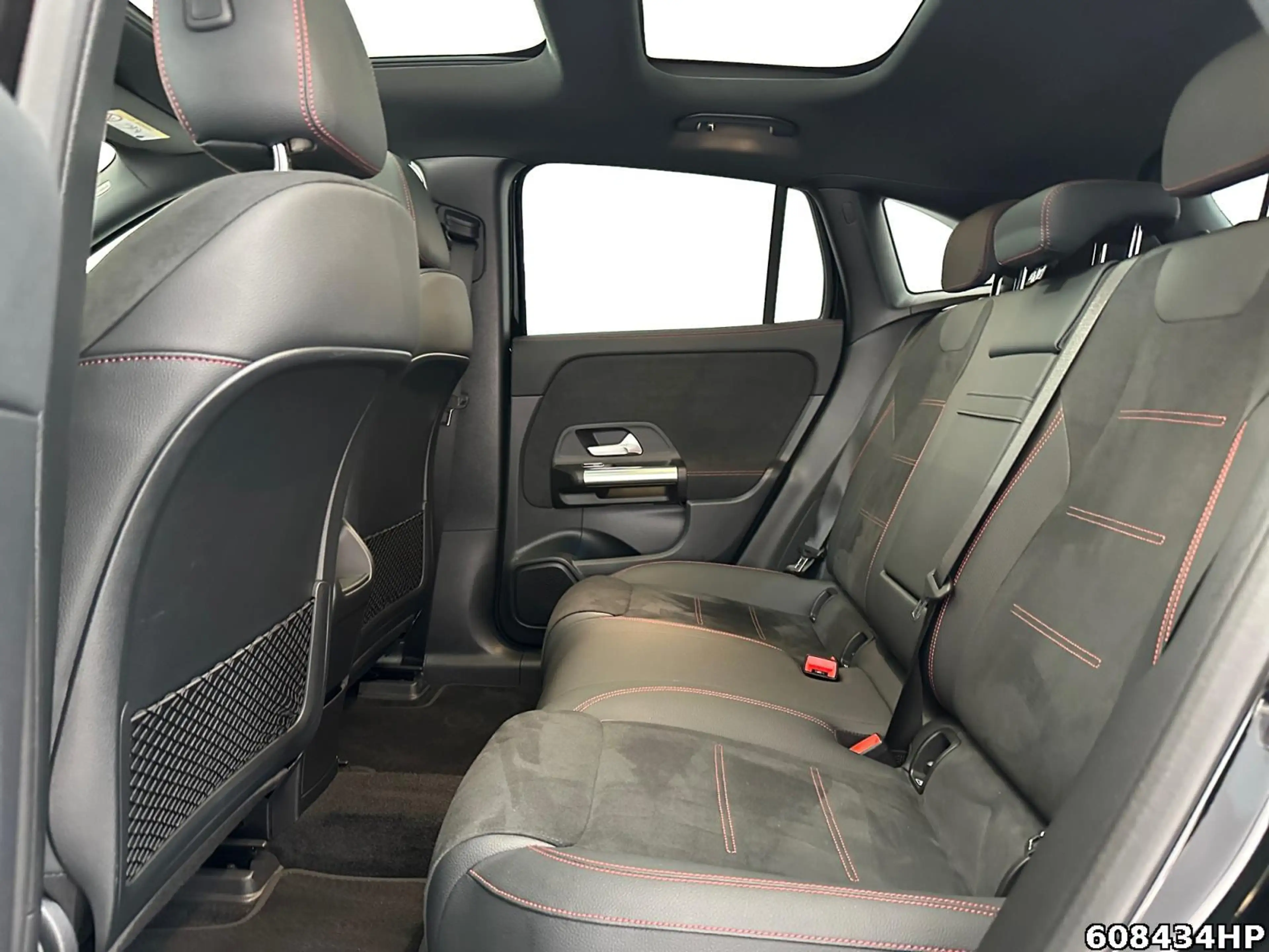 Mercedes-Benz EQA 350 4M AMG  Pano AHK Night Lenkradhzg Kamera — photo 11