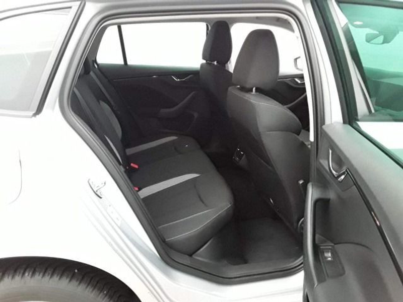 Skoda Scala 1.0 TSI DSG Selection ACC Kamera — photo 6