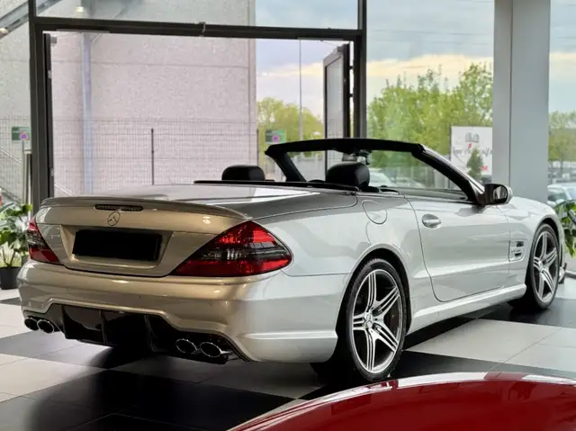 Mercedes-Benz SL 63 Amg view 2