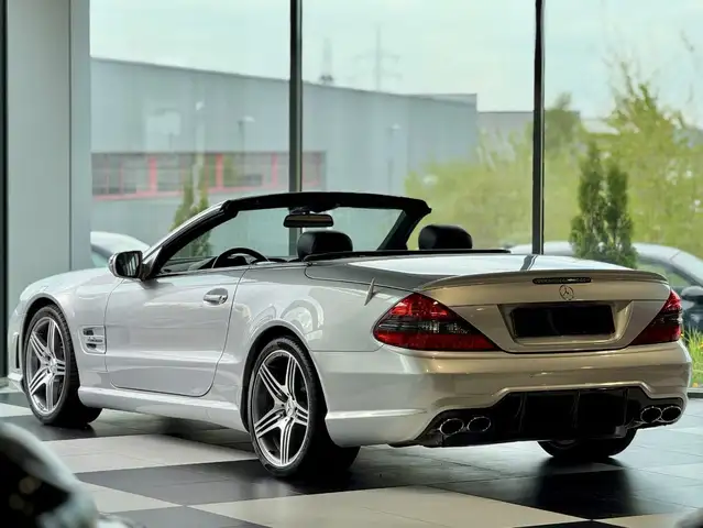 Mercedes-Benz SL 63 Amg view 3