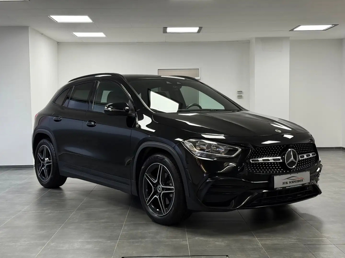 Mercedes-Benz GLA 200 GLA-Klasse GLA 200 d AMG Night/NAV/PDC/SHZ/TEMP Noir - 1