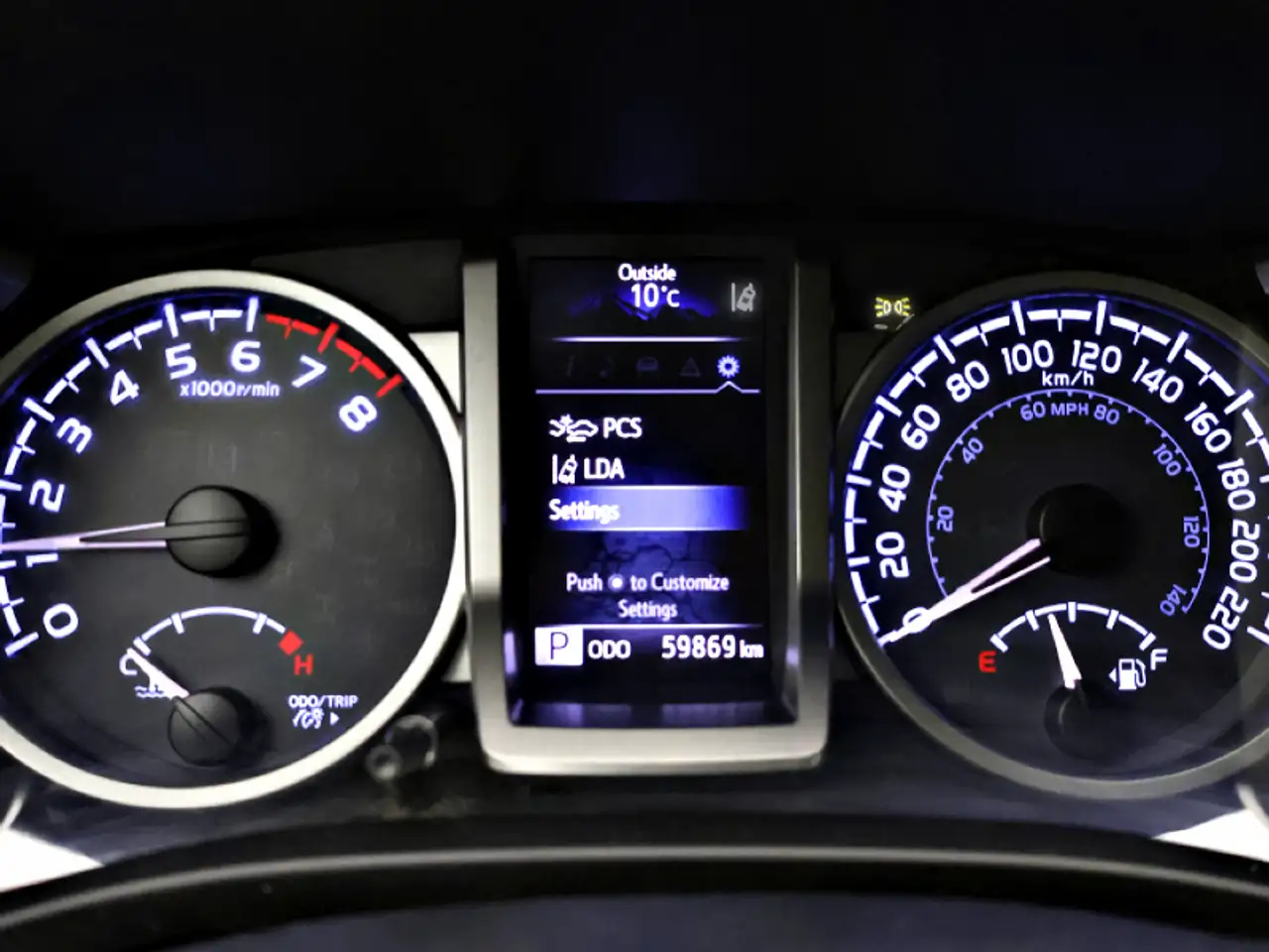 Toyota Tacoma снимка Toyota Tacoma