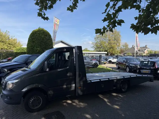 Mercedes-Benz Sprinter view 13