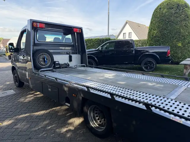 Mercedes-Benz Sprinter view 12