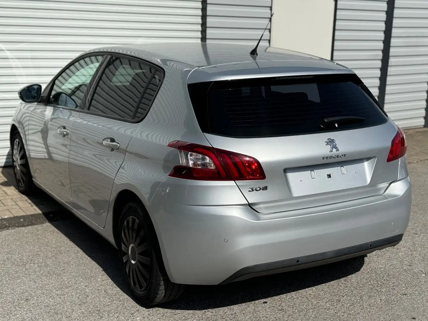 Peugeot 308 1.6 Active-LED-PDC-Klimaaut.-SCHECKHEFT Silber - 1