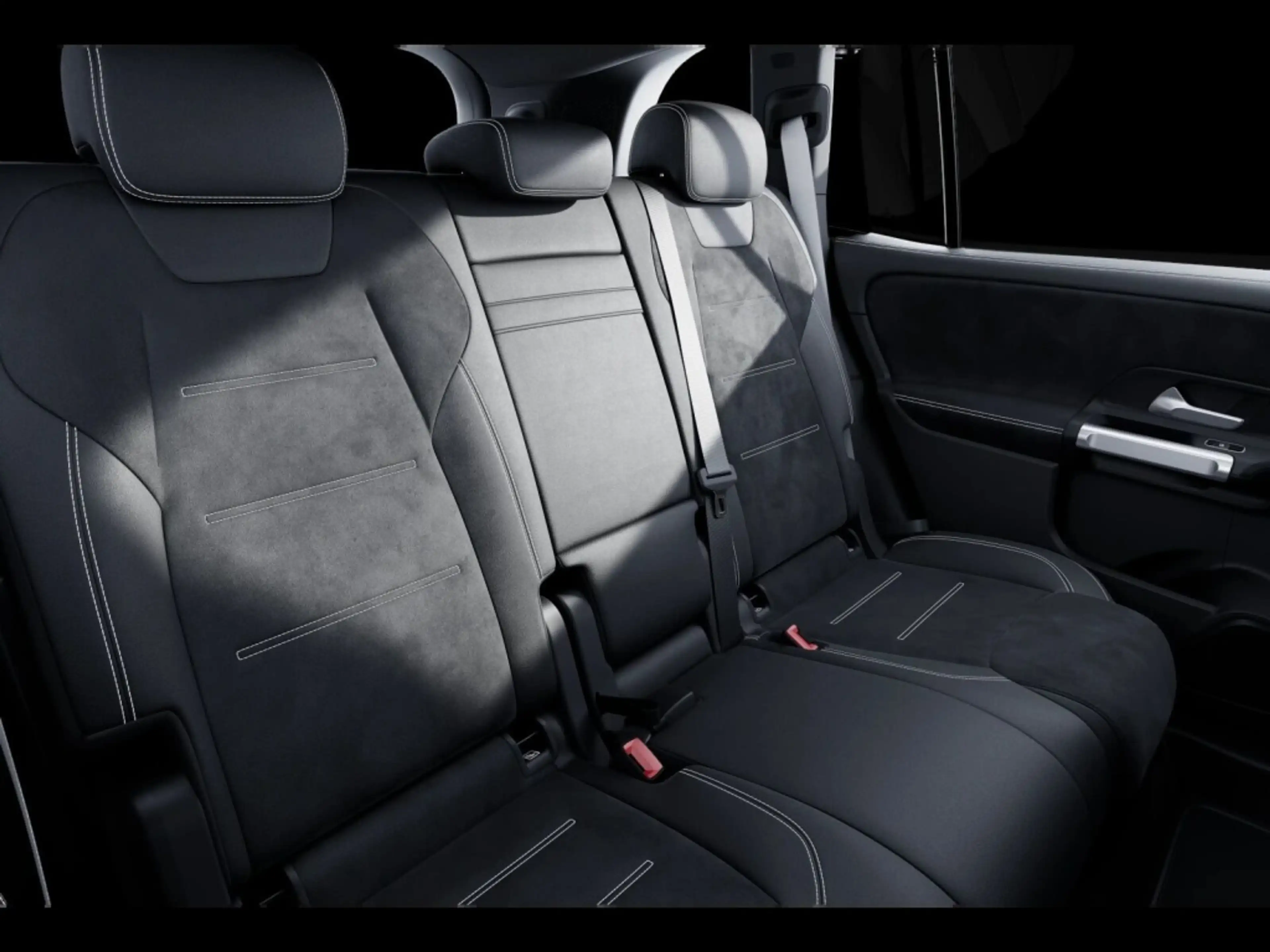 Mercedes-Benz GLB 200 d AMG PANO TEMPO 360 AHK KEYLESS NIGHT — photo 12