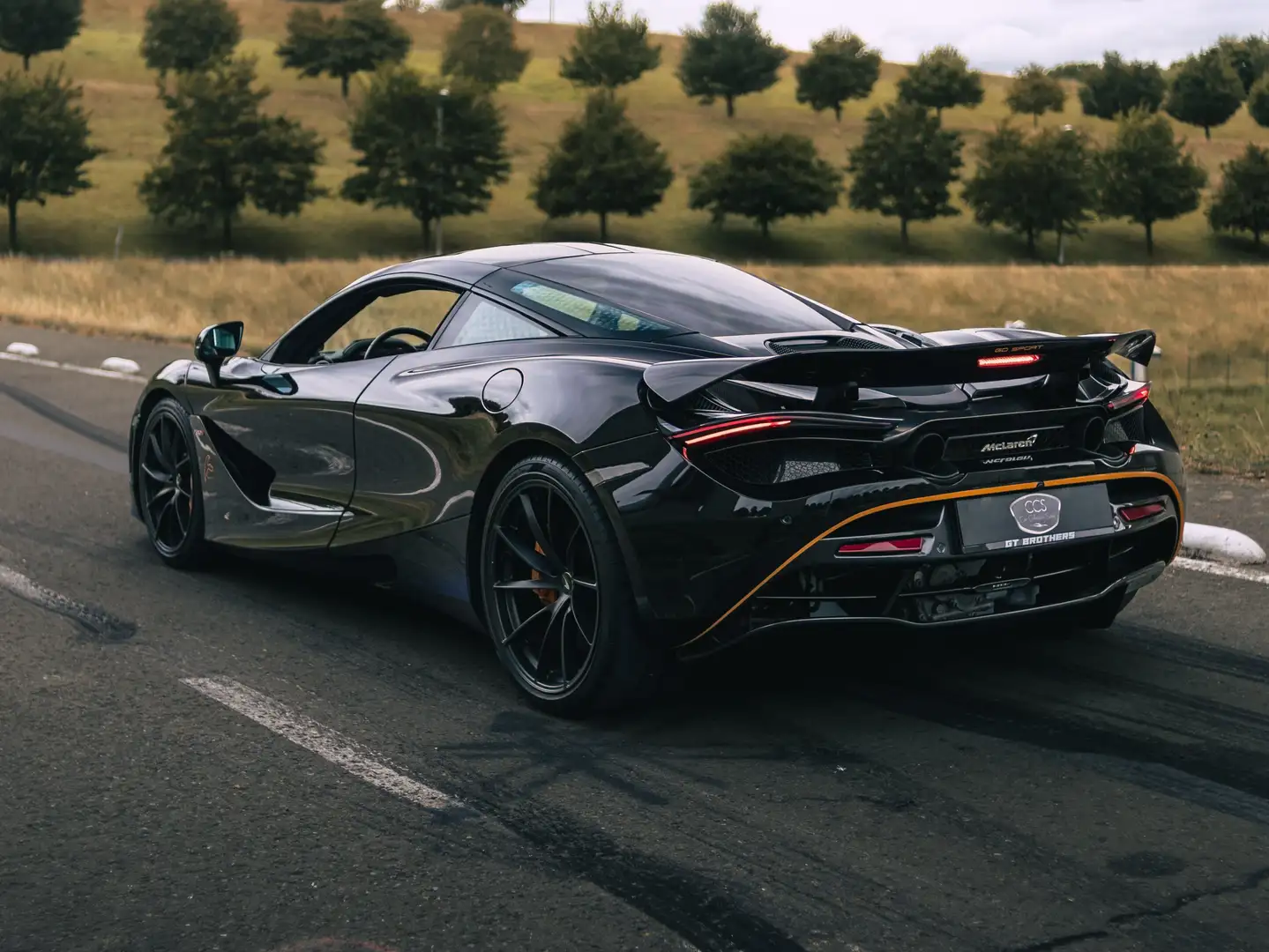 McLaren 720S Belgian/ 1 owner/  Lift System/ Carbon Pack Noir - 2