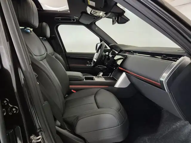 Land Rover Range Rover view 3