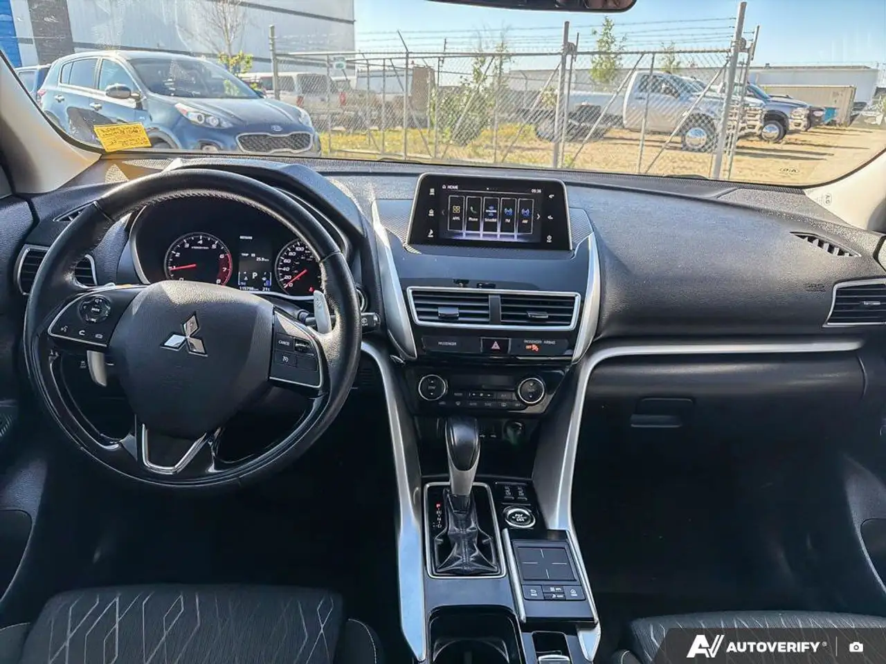 Mitsubishi Eclipse Cross снимка Mitsubishi Eclipse Cross