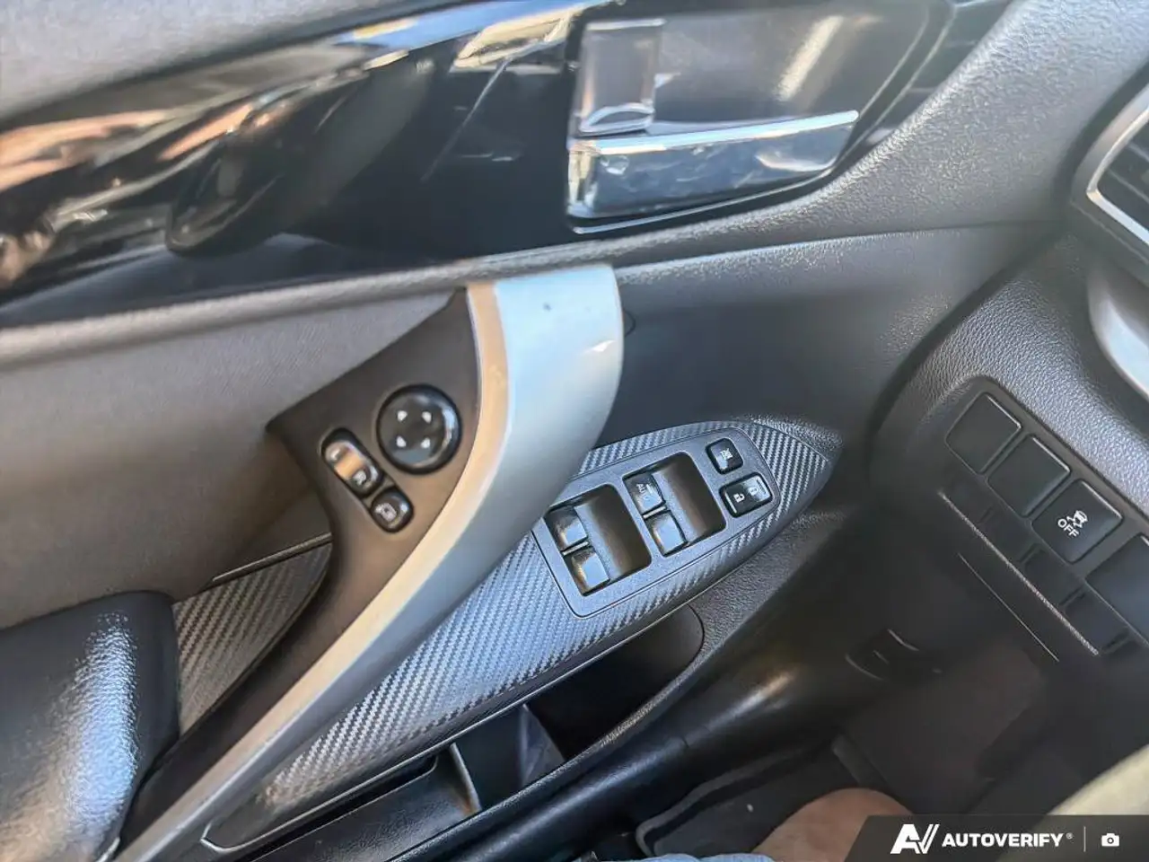Mitsubishi Eclipse Cross снимка Mitsubishi Eclipse Cross