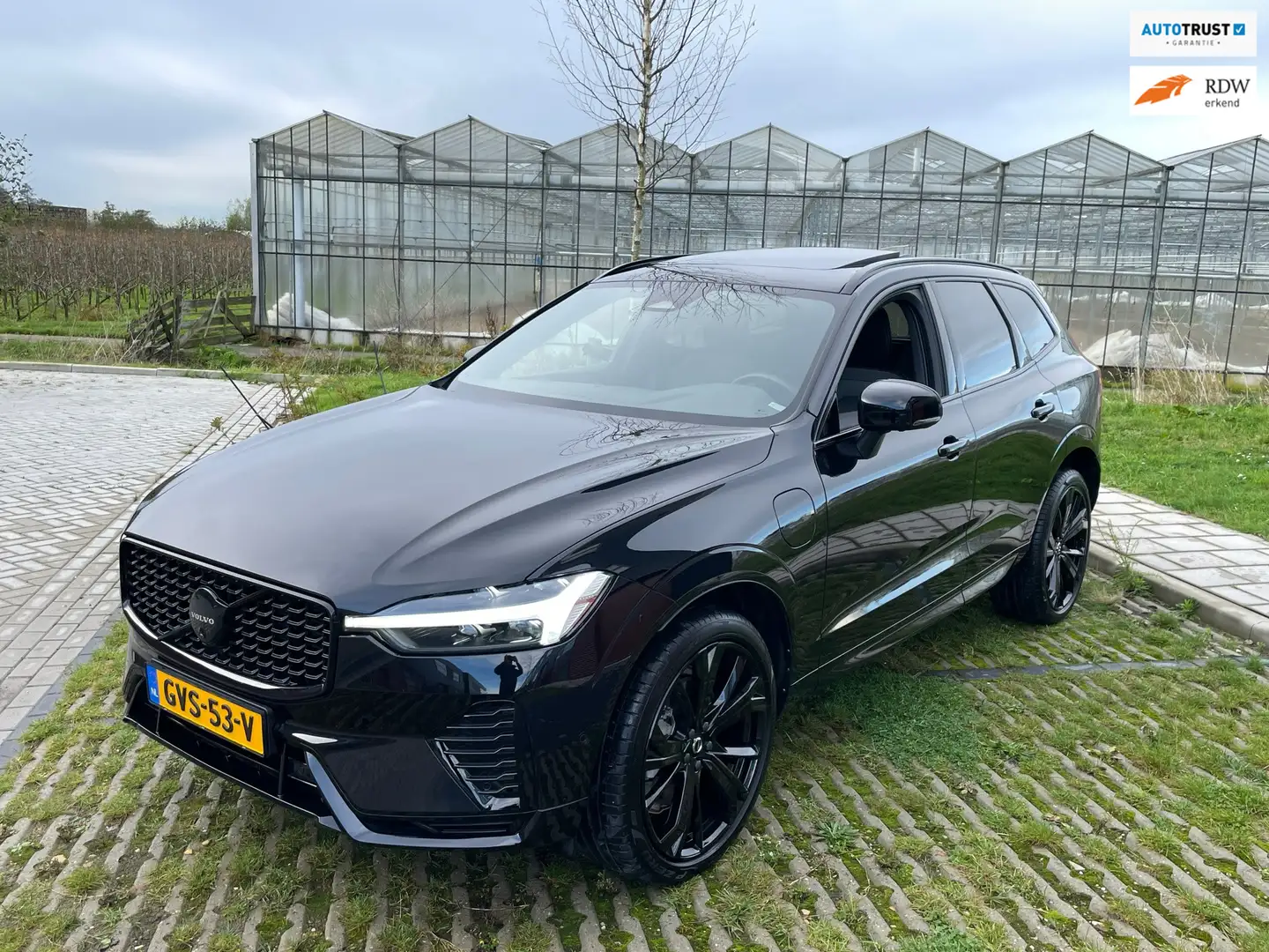 Volvo XC60 2.0 T8 Plug-in hybrid AWD Plus Black Edition Noir - 1