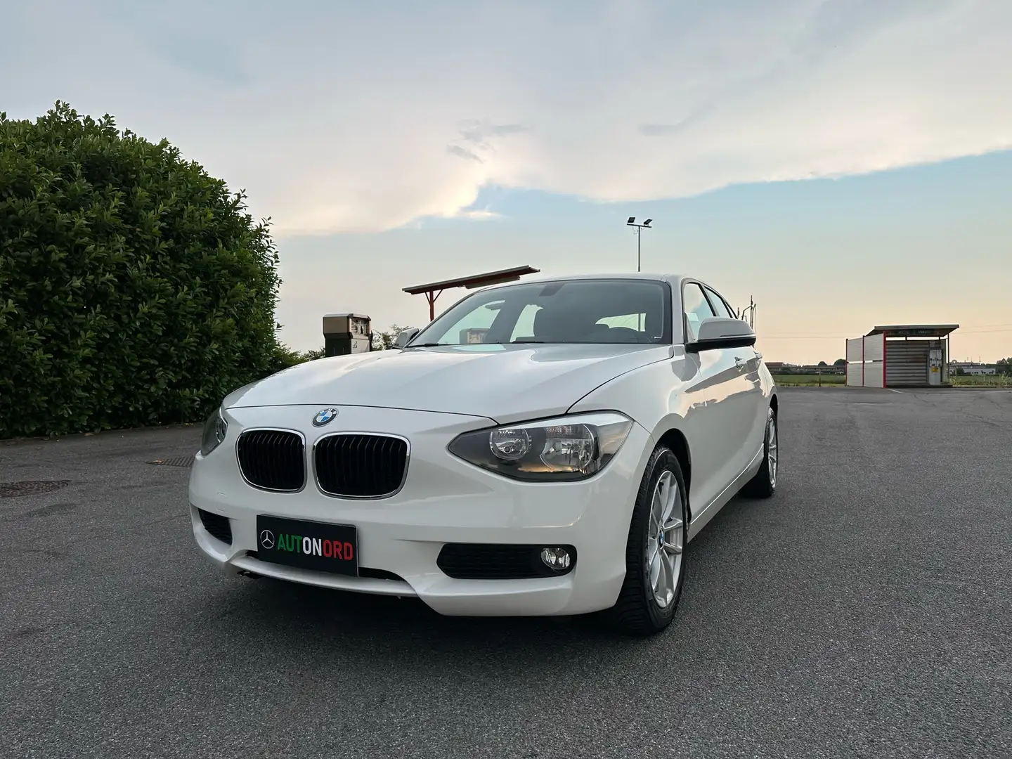 BMW 118 118d 5p 2.0 Eletta 143cv dpf Blanc - 1