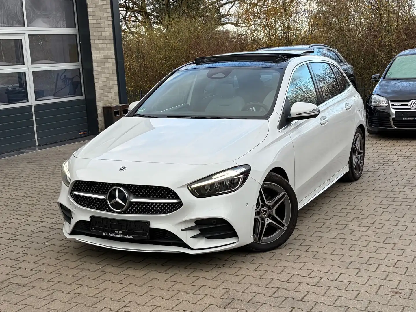 Mercedes-Benz B 200 AMG Line - PANO   MEMORY   KAMERA   AHK Blanc - 1