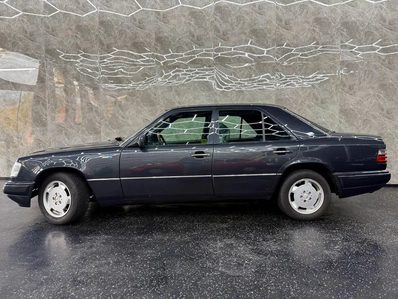Mercedes-Benz 230 *H-Kennzeichen*, foto 3