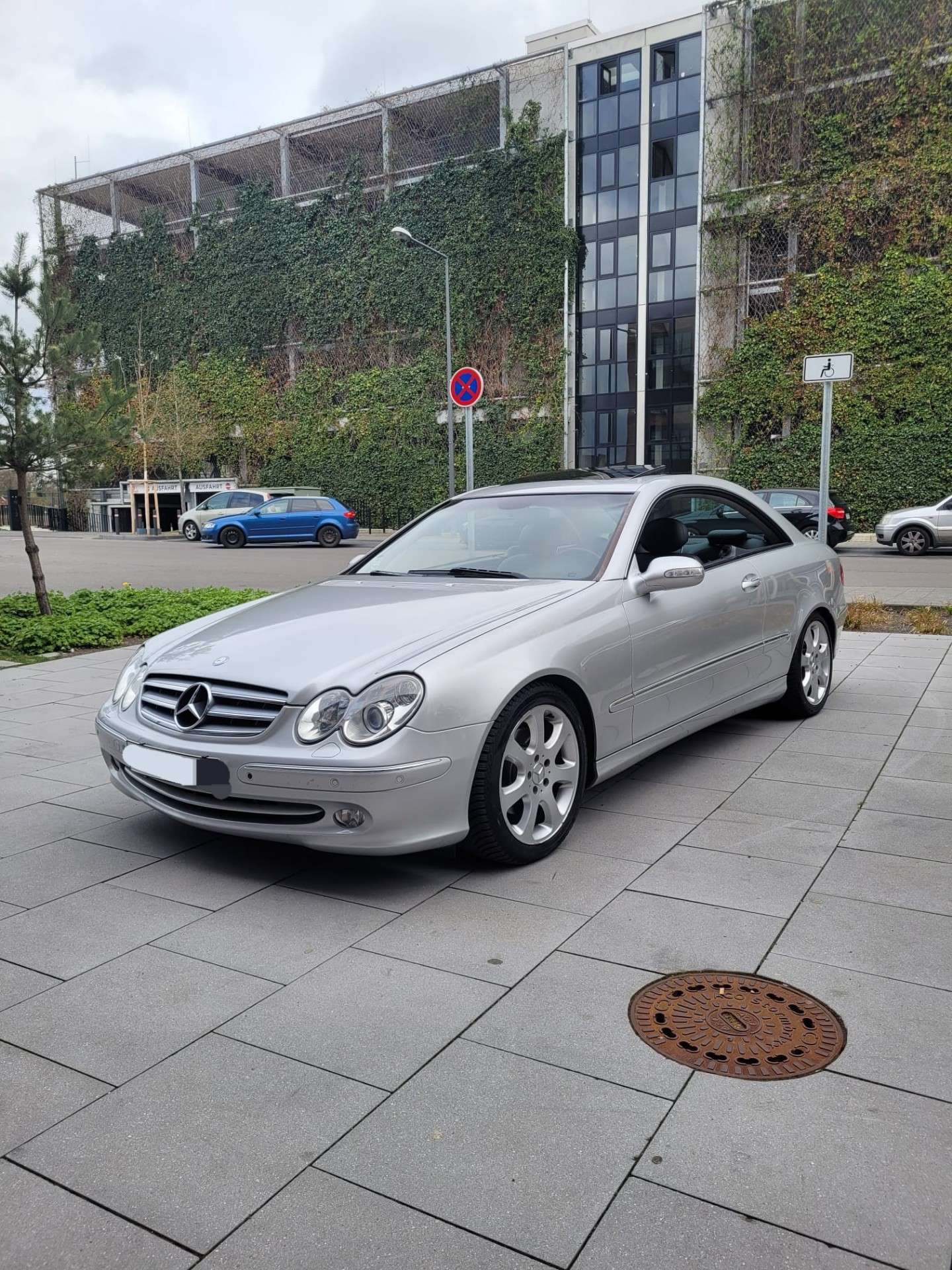 Second hand Mercedes Benz Clk-Class 320