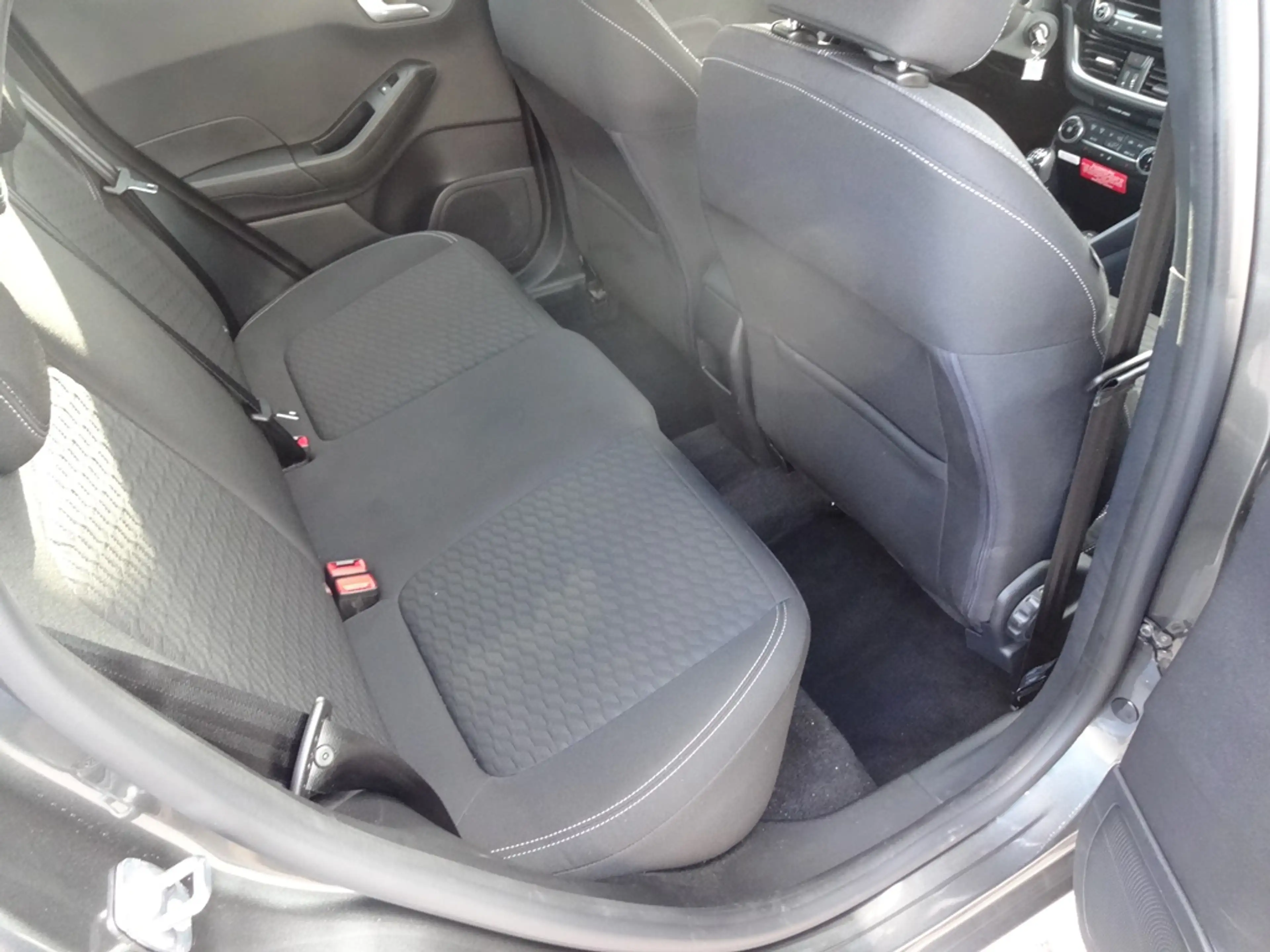 Ford Fiesta Titanium — photo 12