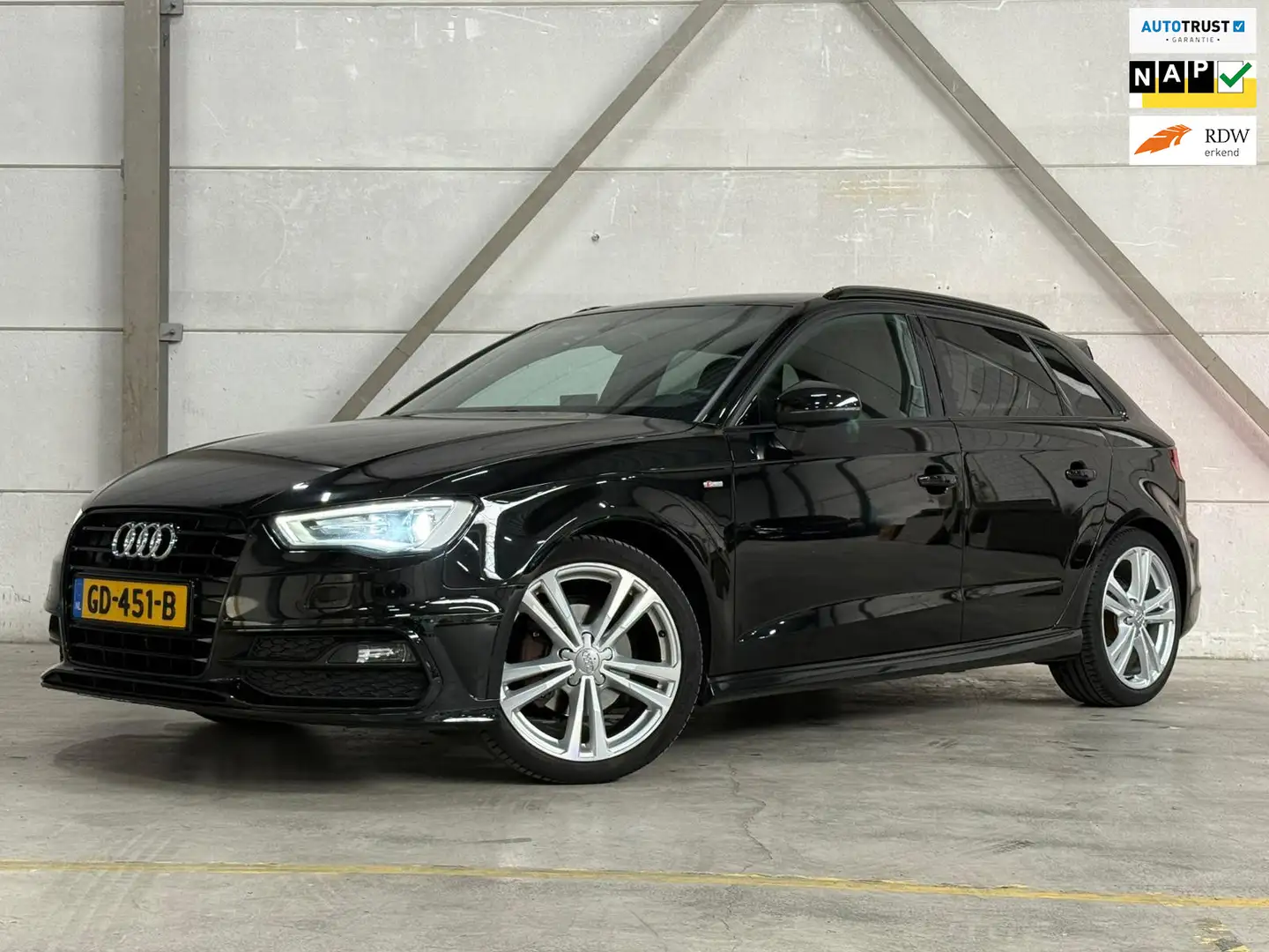 Audi A3 Sportback 1.2 TFSI Ambition Pro Line 3x S-line Nav Fekete - 1