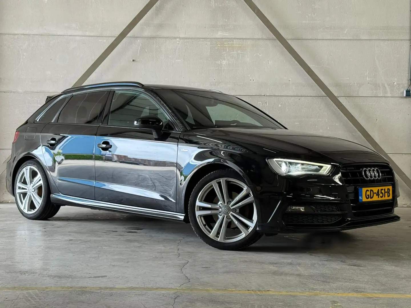 Audi A3 Sportback 1.2 TFSI Ambition Pro Line 3x S-line Nav Fekete - 2