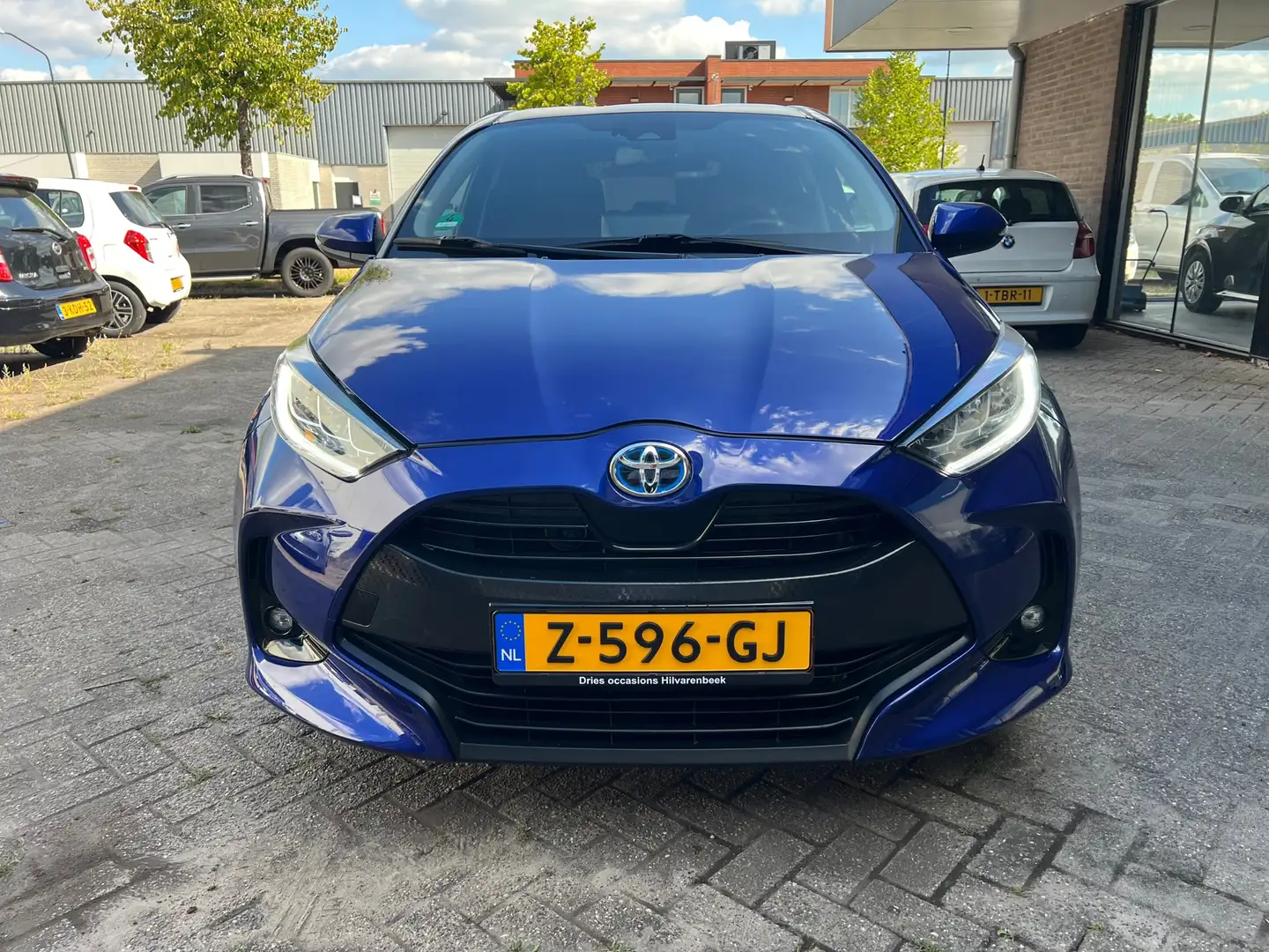 Toyota Yaris 1.5 Hybrid Dynamic Blauw - 2