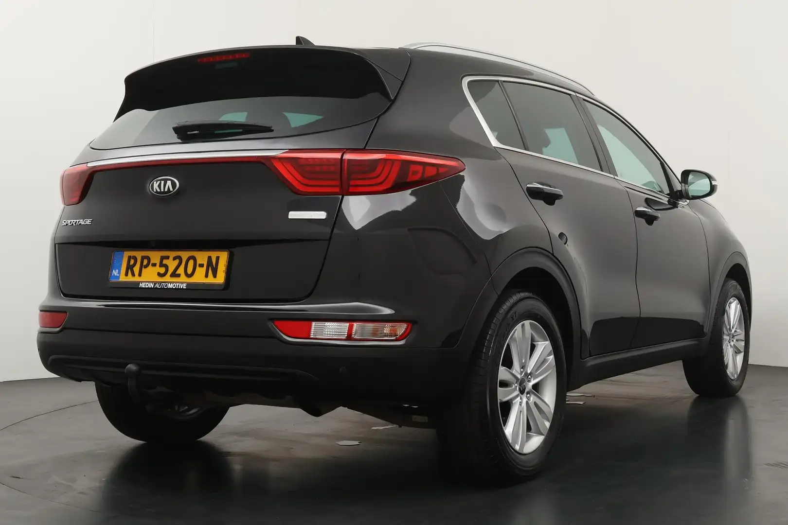 Kia Sportage 1.6 132pk GDI DynamicLine | Trekhaak | Apple Carpl Zwart - 2