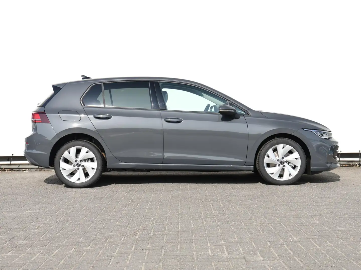 Volkswagen Golf Life Edition 1.5 eHybrid 150 kW / 204 pk Hatchback Grijs - 2