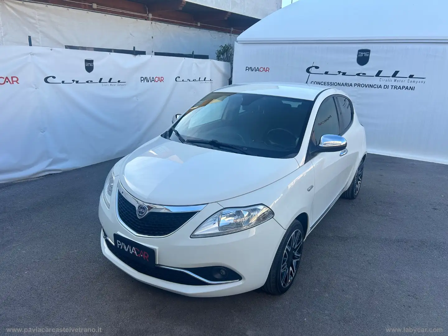 Lancia Ypsilon 1.2 69 CV 5p. S&S Platinum Bianco - 2