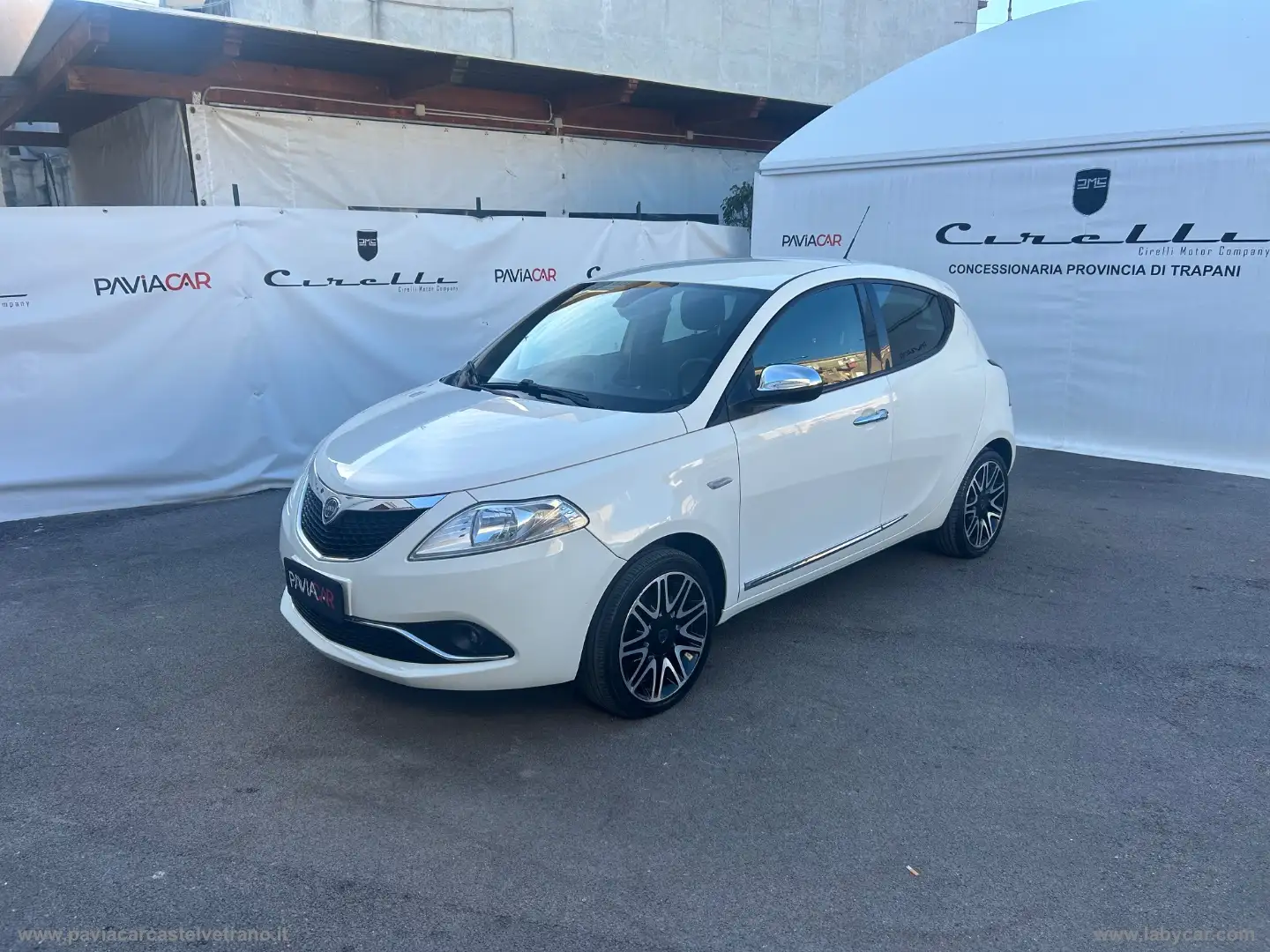 Lancia Ypsilon 1.2 69 CV 5p. S&S Platinum Bianco - 1