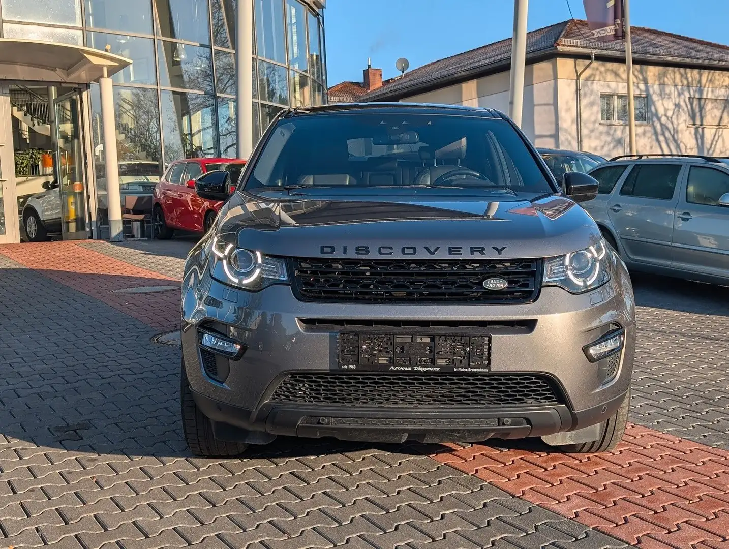 Land Rover Discovery Sport 2.0 Td4 SE 4x4 NAVI Sitzh Kamera Grau - 2