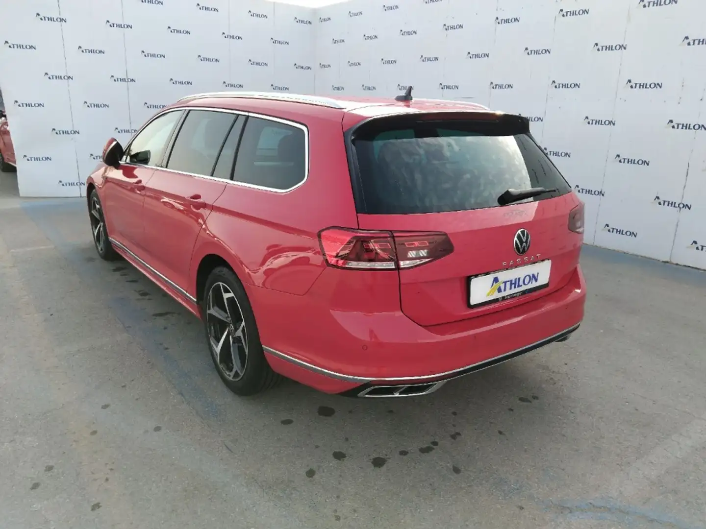 Volkswagen Passat 2.0TDI R-Line DGS7 110kW Rojo - 2