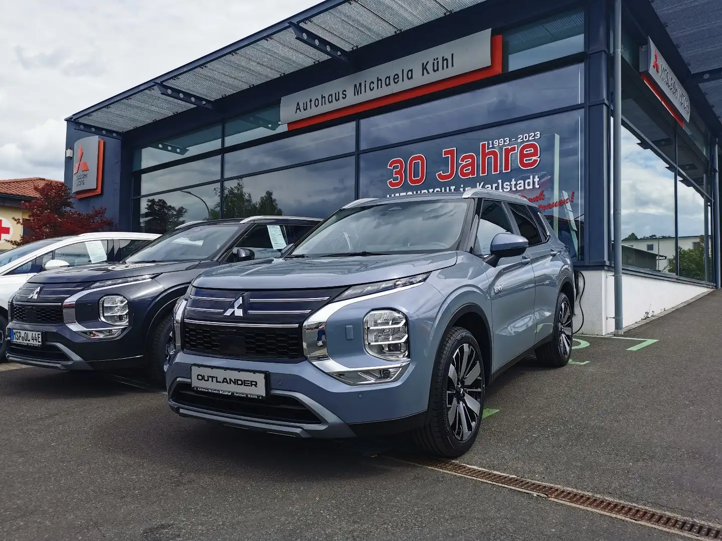 Mitsubishi Outlander 2.4L PHEV Intro - bis 8 Jahre Garantie Gris - 2