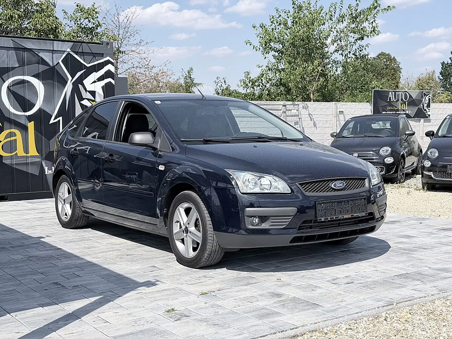 Ford Focus Trend 1,6 TDCi Blau - 1