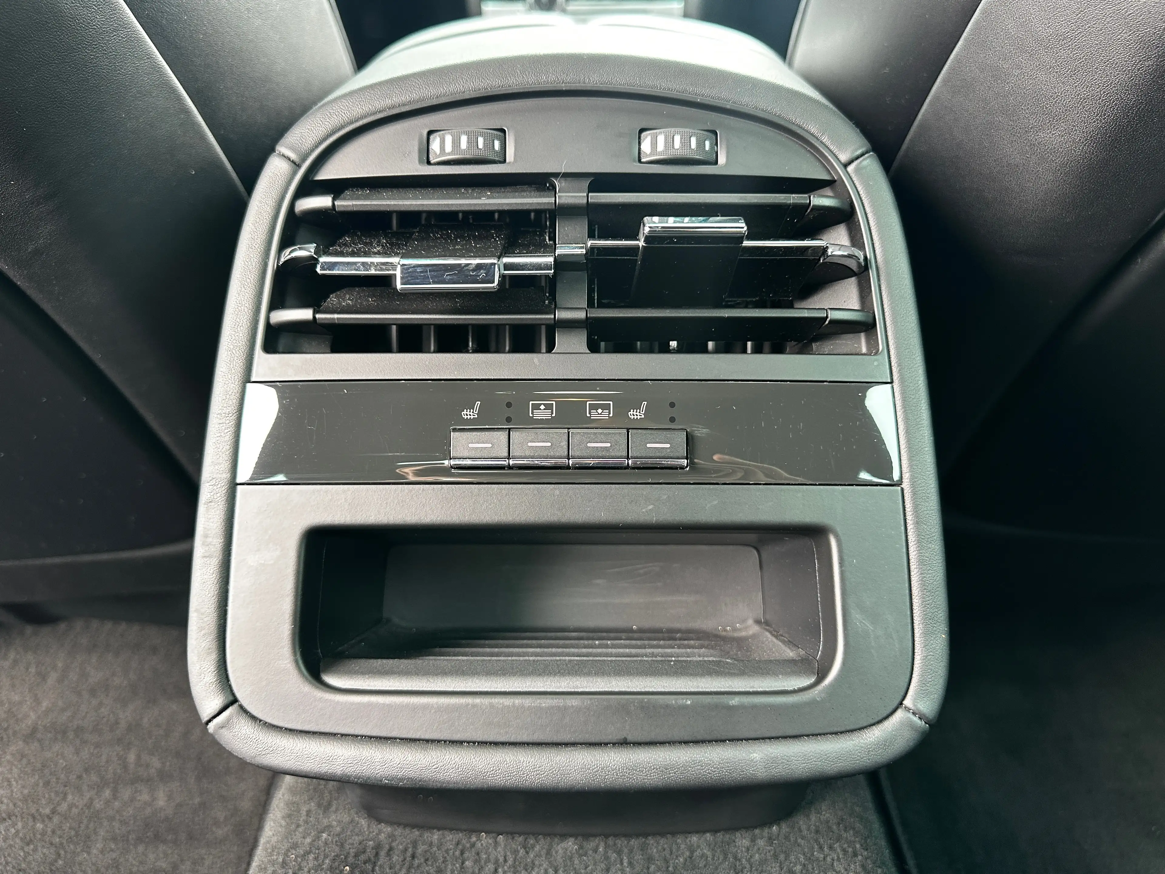 Maserati Quattroporte GTS 3.8 V8 / Top Gepflegt / DE-Auto / Top Historie — photo 12