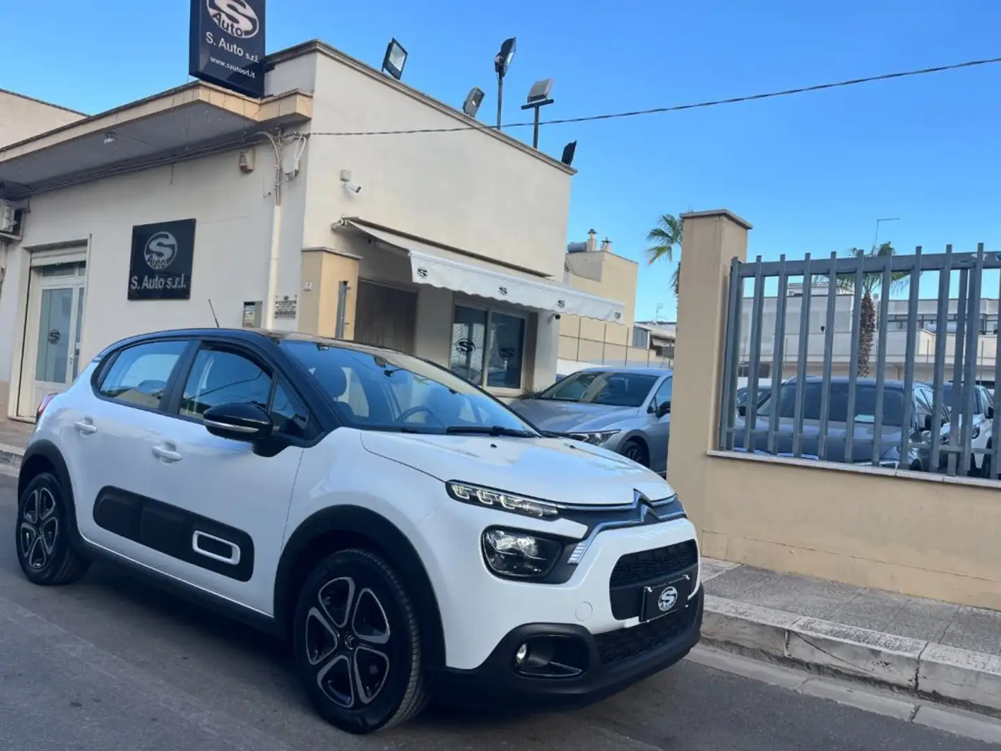Citroen C3 1.2 83 Shine Soli*63250km* Bianco - 1