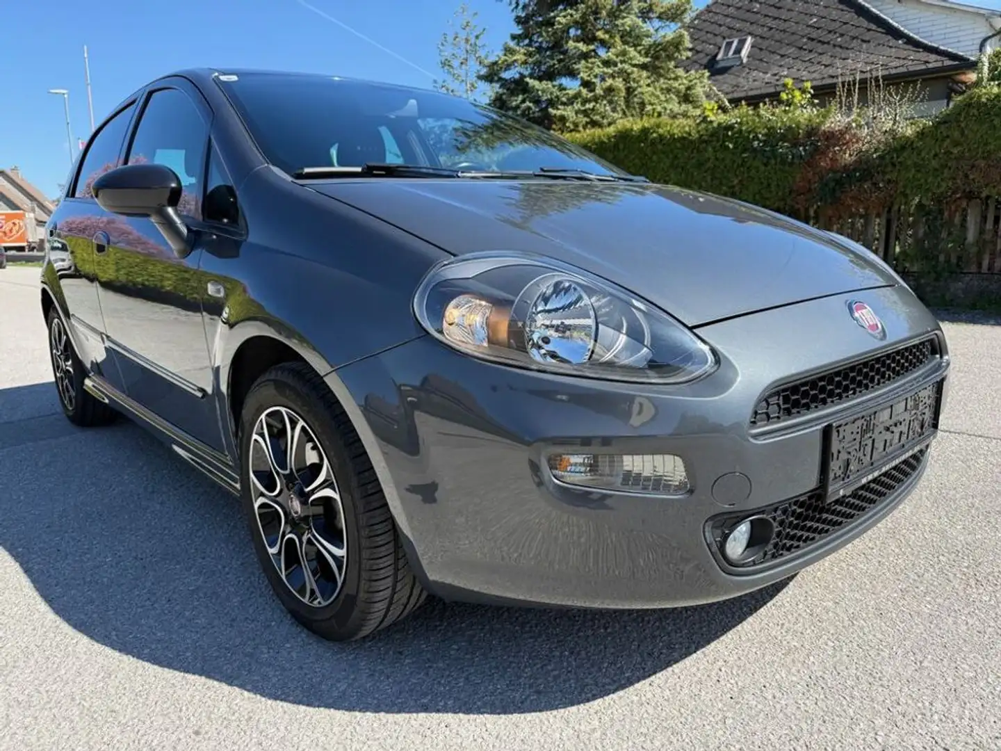 Fiat Punto Easy KLIMA 5 TÜRIG 1.BESITZ NUR*68000KM** Grau - 1