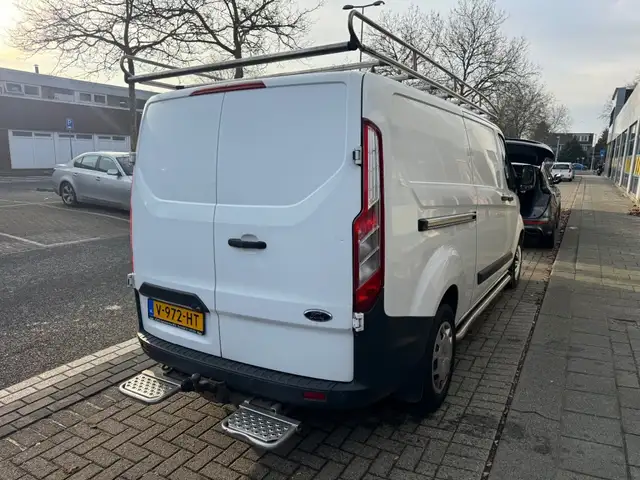 Ford Transit Custom view 9