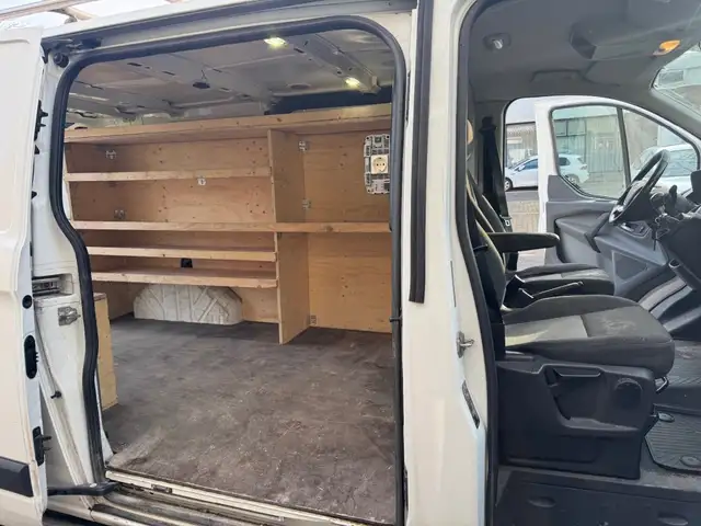 Ford Transit Custom view 15