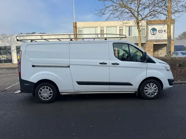 Ford Transit Custom view 11