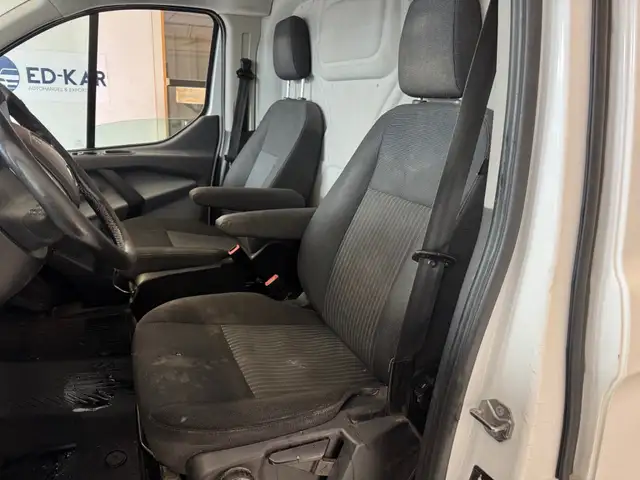 Ford Transit Custom view 10
