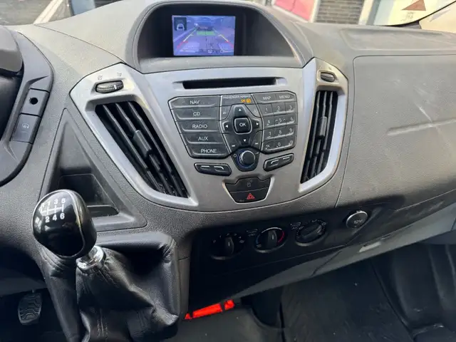 Ford Transit Custom view 3