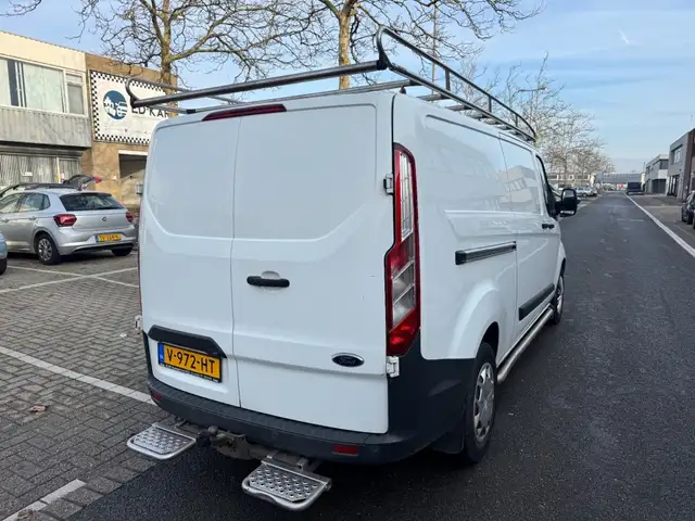 Ford Transit Custom view 25