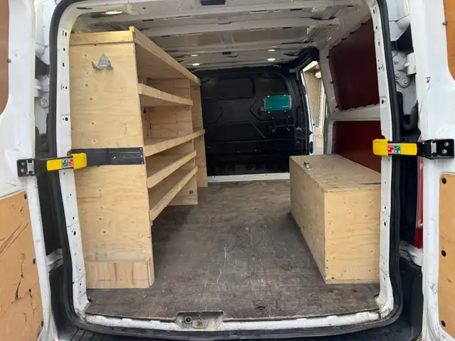 Ford Transit Custom view 17