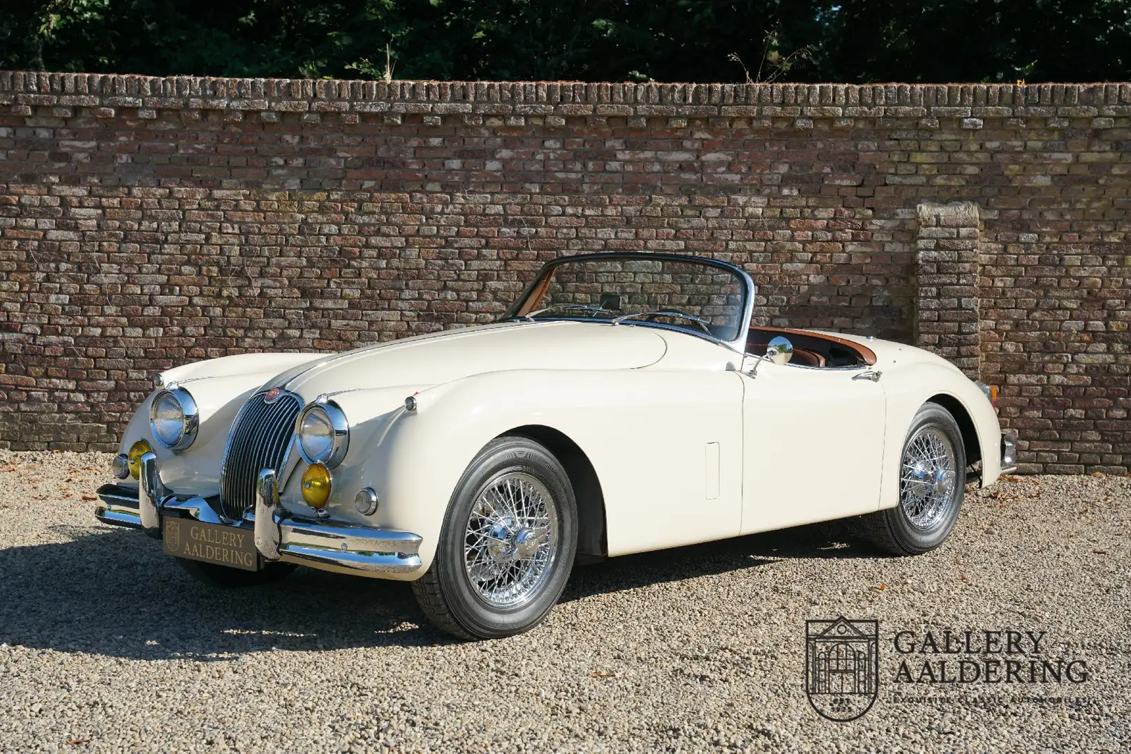 Jaguar XK XK150 3.8S OTS The first of just 14 left hand driv Beżowy - 1