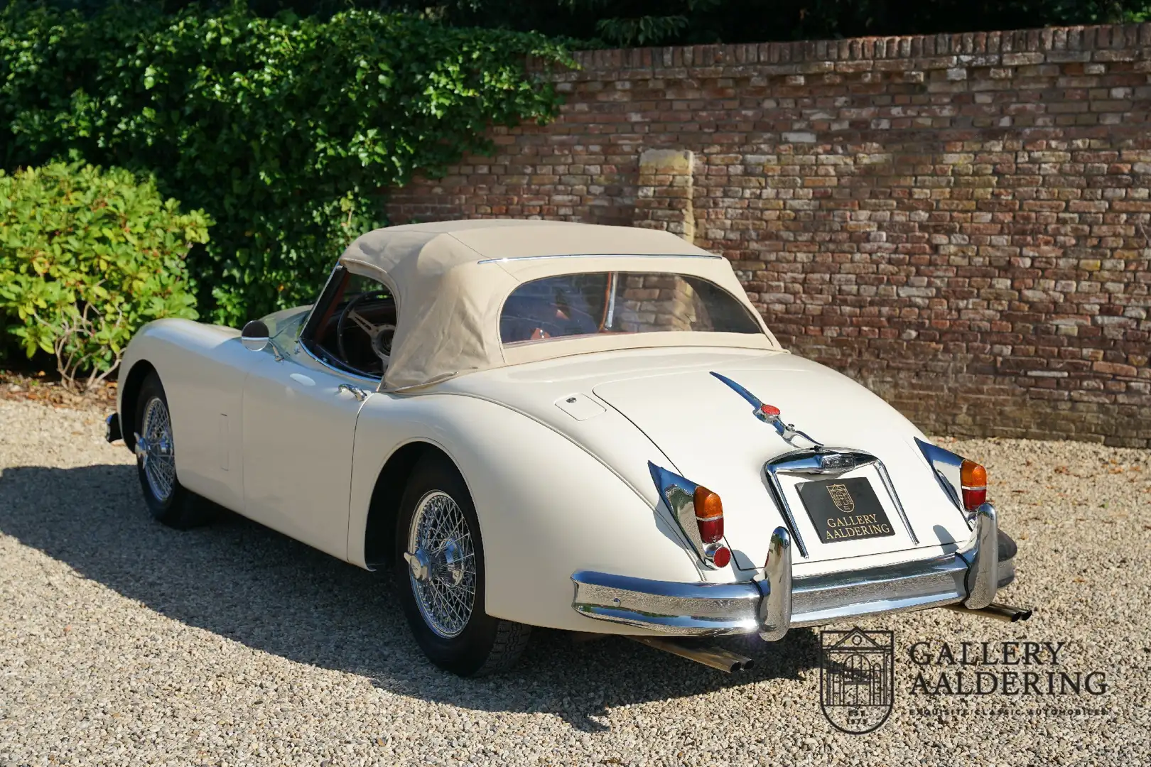 Jaguar XK XK150 3.8S OTS The first of just 14 left hand driv Beżowy - 2