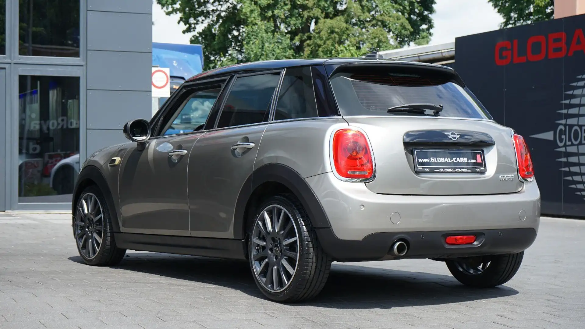 MINI Cooper 1.5 AUT.*NAVI*CARPLAY*PDC* Grau - 2
