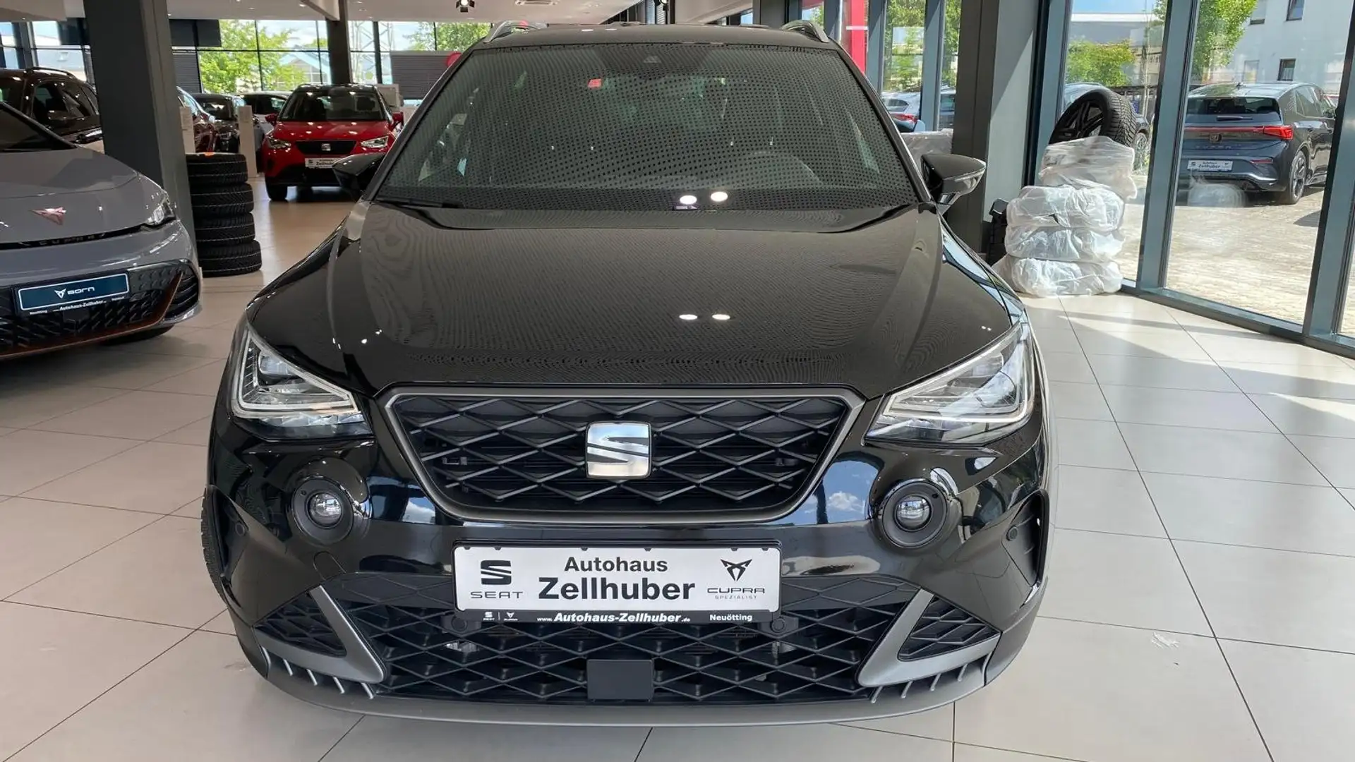 SEAT Arona 1.0 TSI DSG FR *ACC*Dinamica*Kamera* Schwarz - 2