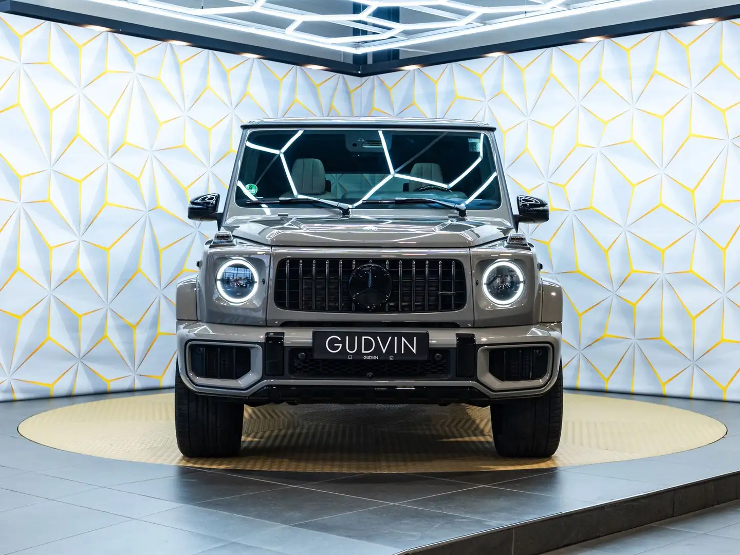 Mercedes-Benz G 63 AMG Superior/A22/Carbon/Night Grau - 2