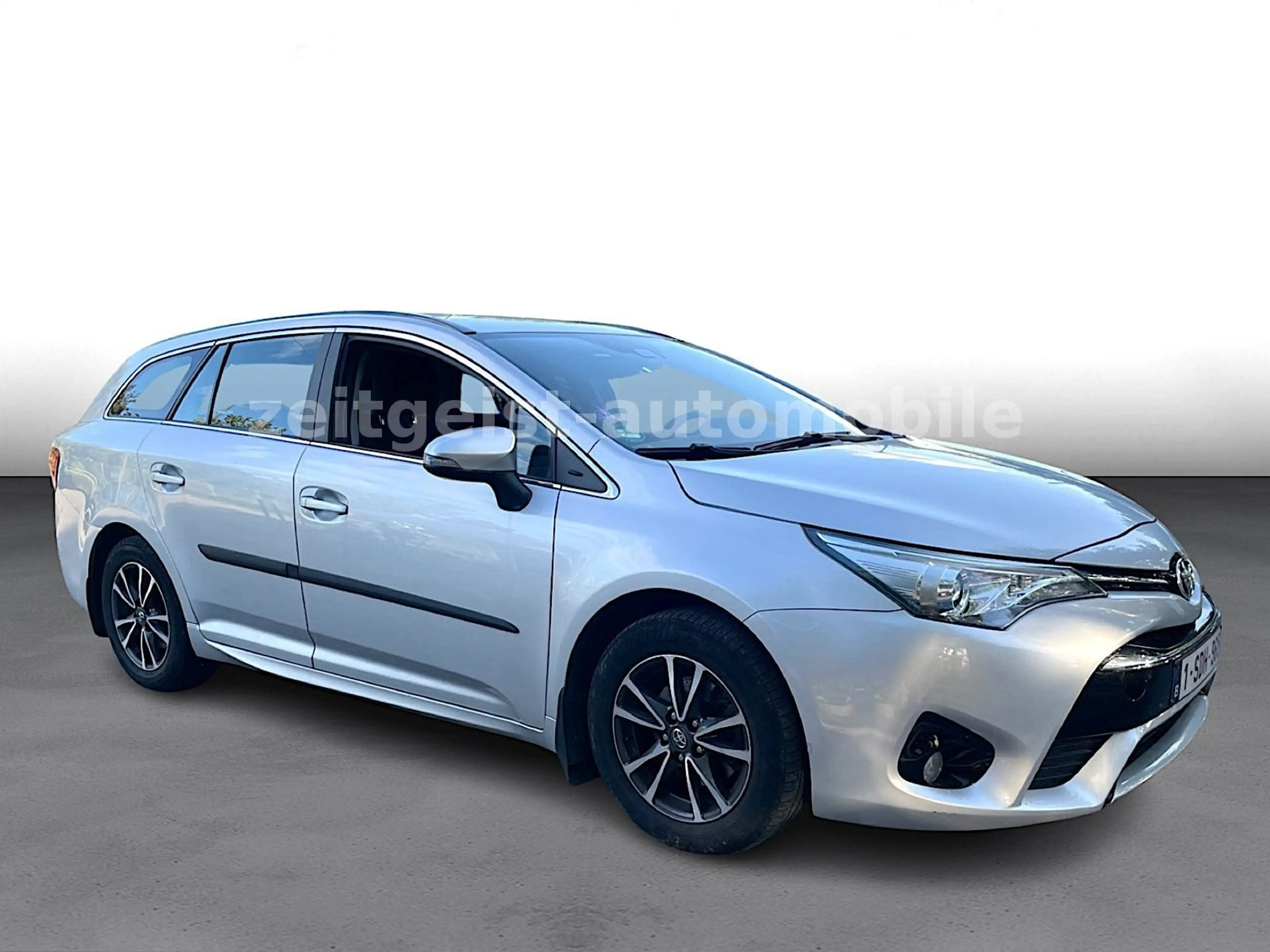 Toyota Avensis 1.6i *1.HAND*lückenlos s.h.gepflegt* — photo 3