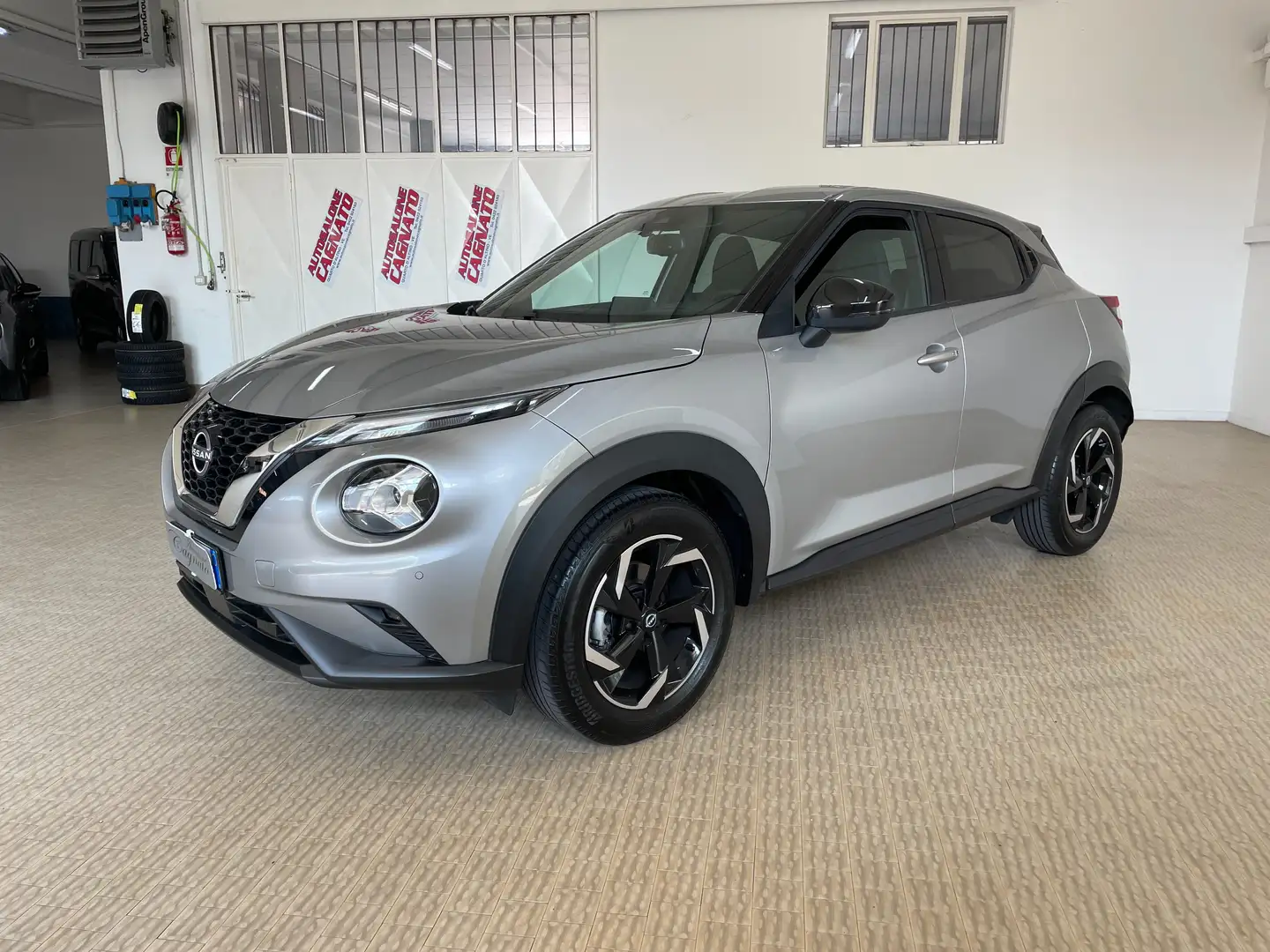 Nissan Juke 1.0 dig-t N-Connecta 114cv dct 2024 Autom. Km9000 Grau - 1