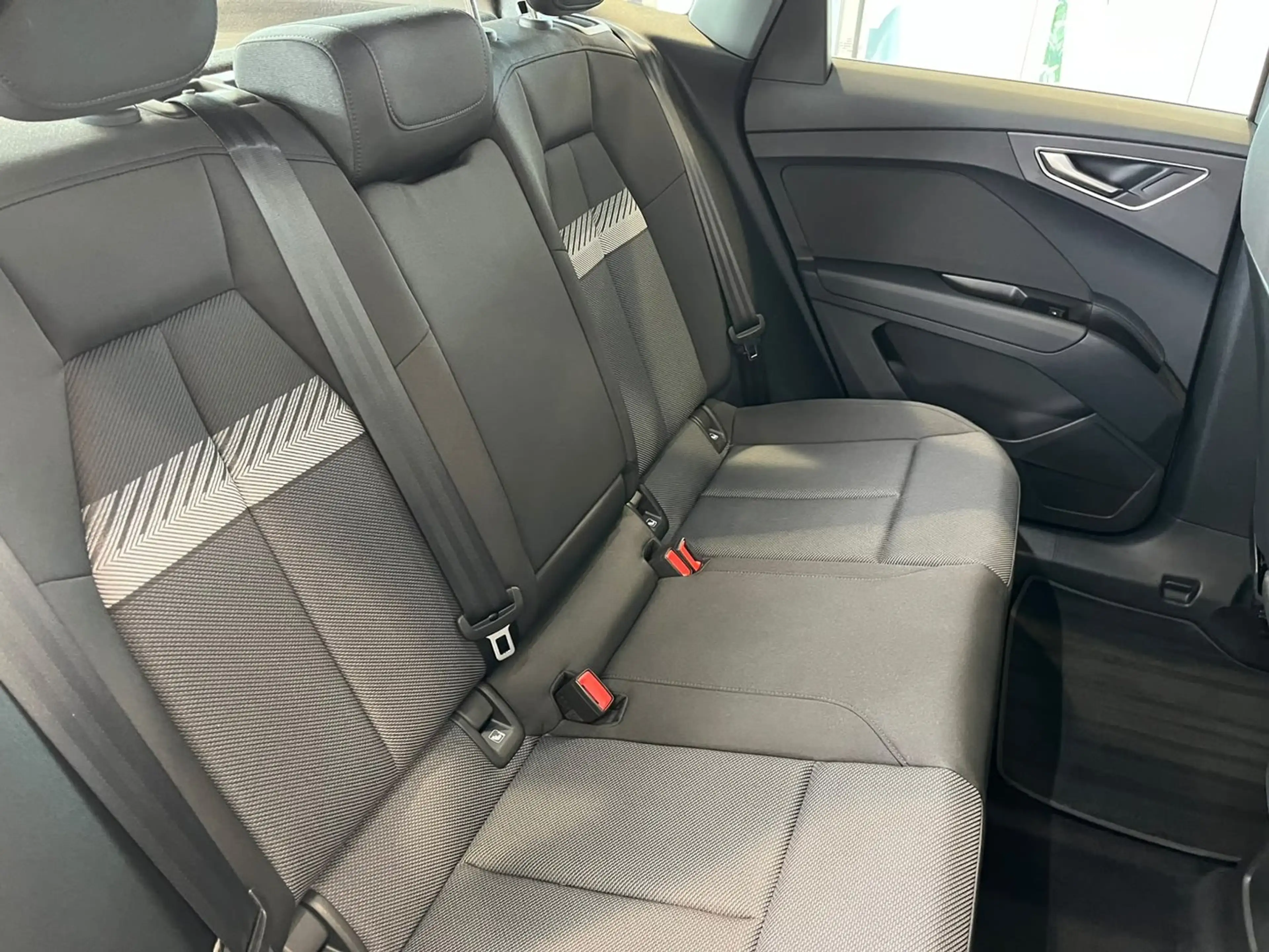 Audi Q4 e-tron Audi Q4 Sportback 50 e-tron quattro — photo 8
